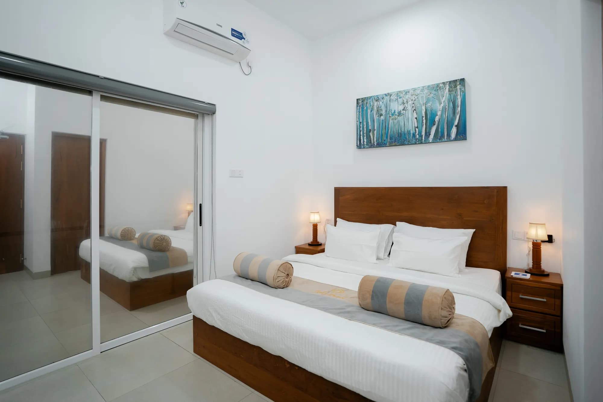 Superior One-Bedroom Apartment with Balcony